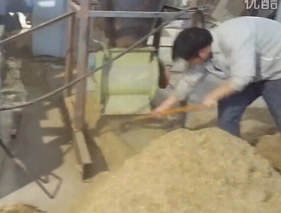 smashing of wheat straw---H.S Machinery